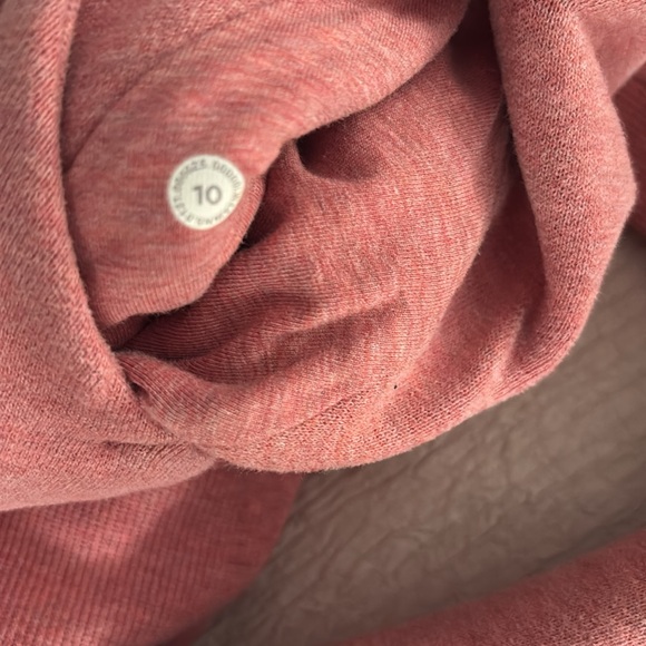 Lululemon Scuba Hoodie *Light Cotton
Fleece
Heathered Brier Rose - Picture 8 of 8